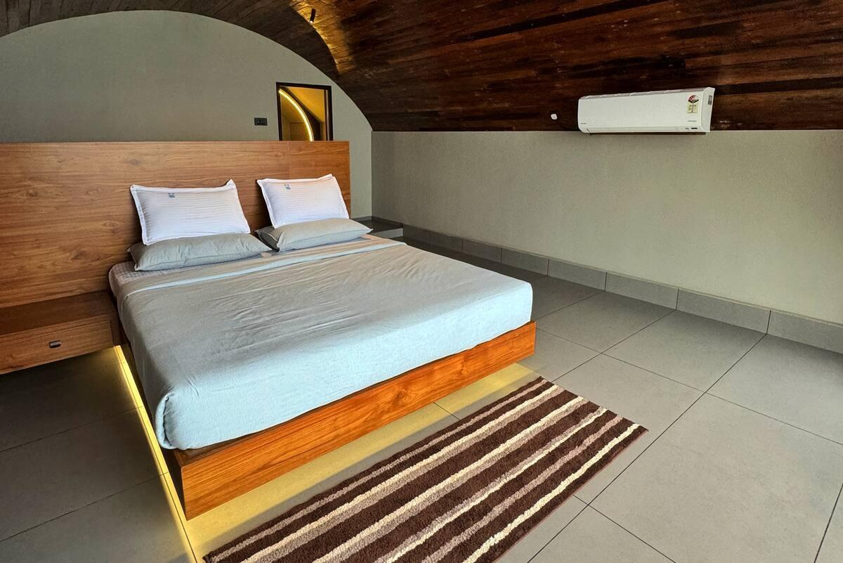 Tira Beach Resort - Wave B x Solis Nature