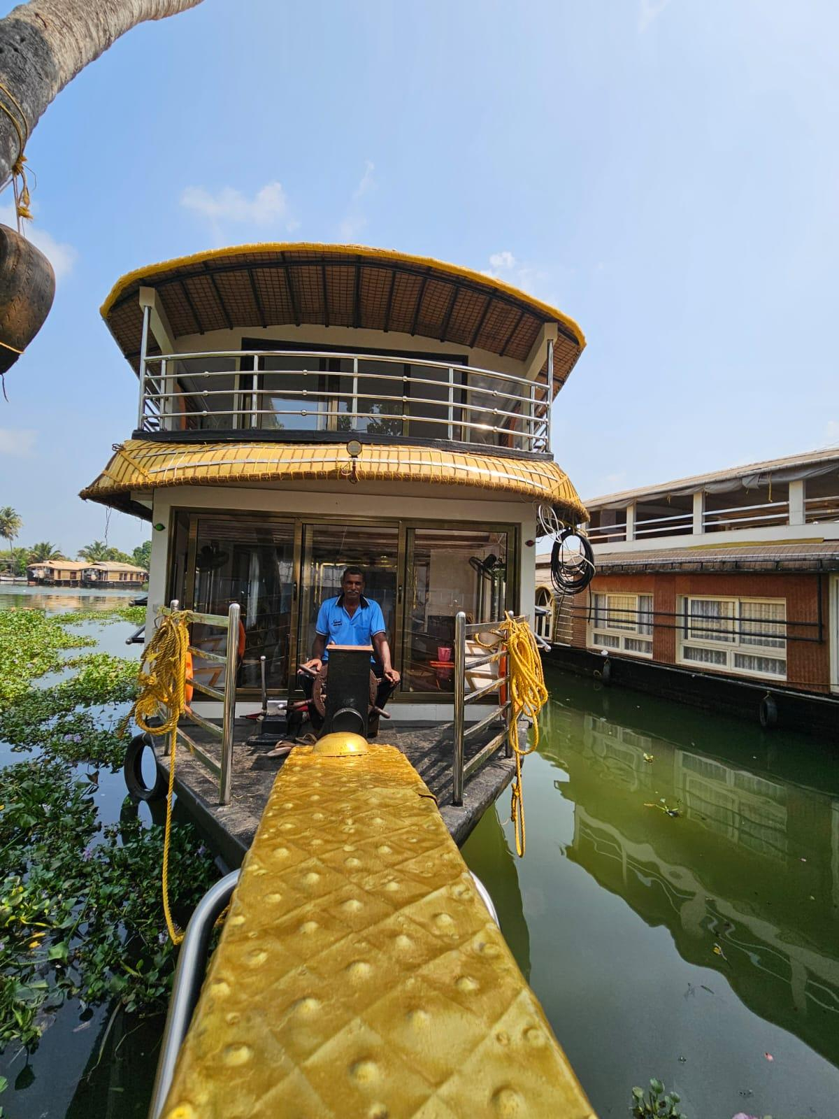 3 rooms Kayal Rani by Nohark house boats x Solis Nature
