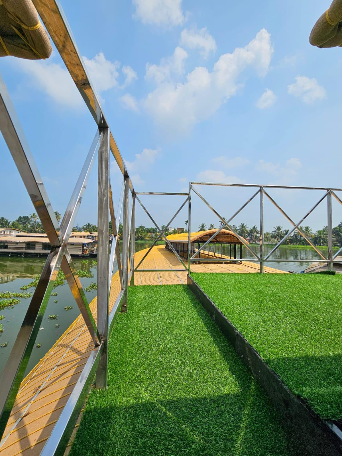 3 rooms Kayal Rani by Nohark house boats x Solis Nature 3 rooms Kayal Rani by Nohark house boats x Solis Nature