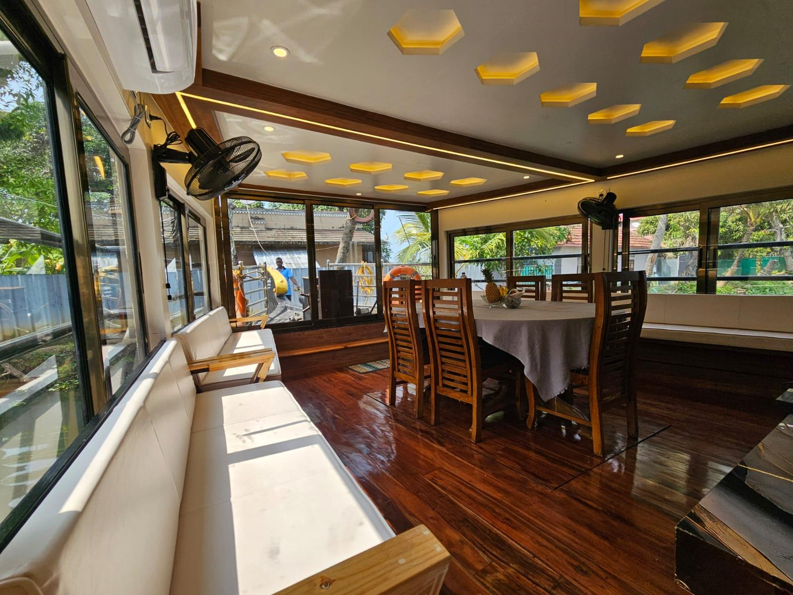 3 rooms Kayal Rani by Nohark house boats x Solis Nature 3 rooms Kayal Rani by Nohark house boats x Solis Nature