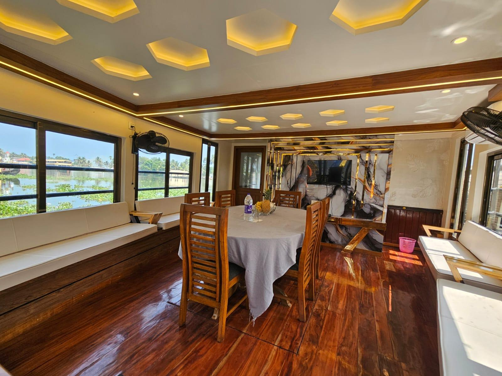 3 rooms Kayal Rani by Nohark house boats x Solis Nature 3 rooms Kayal Rani by Nohark house boats x Solis Nature