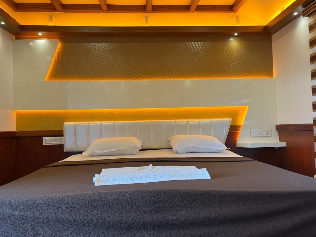 4 rooms Seagull by Nohark Houseboats x Solis Nature