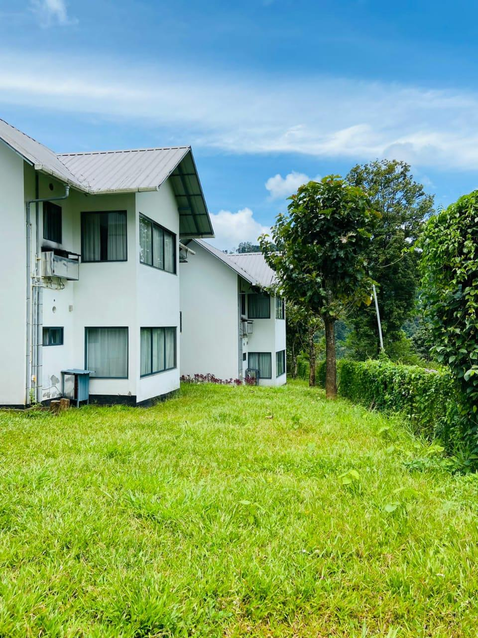 Mannoor Farms Mountain View Stays x Solis Nature