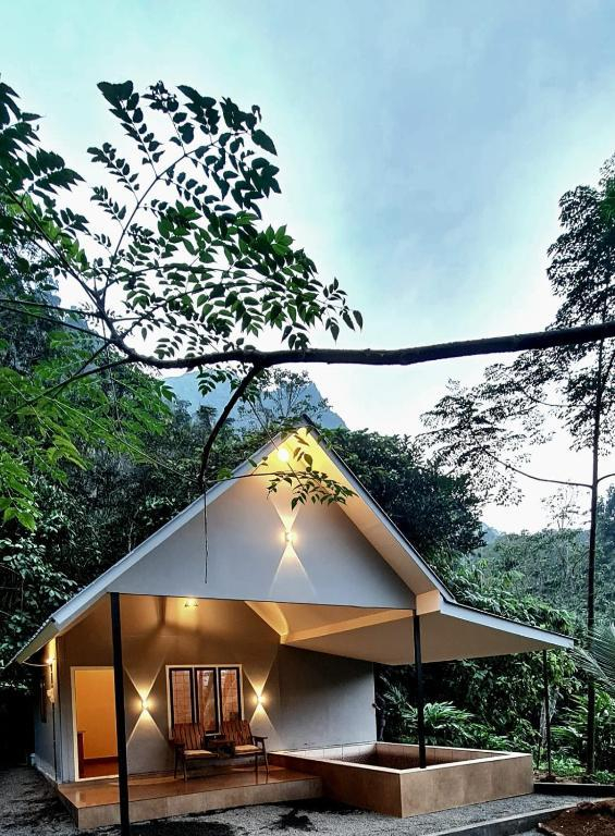 Farmhouse Mankulam x Solis Nature Farmhouse Mankulam x Solis Nature