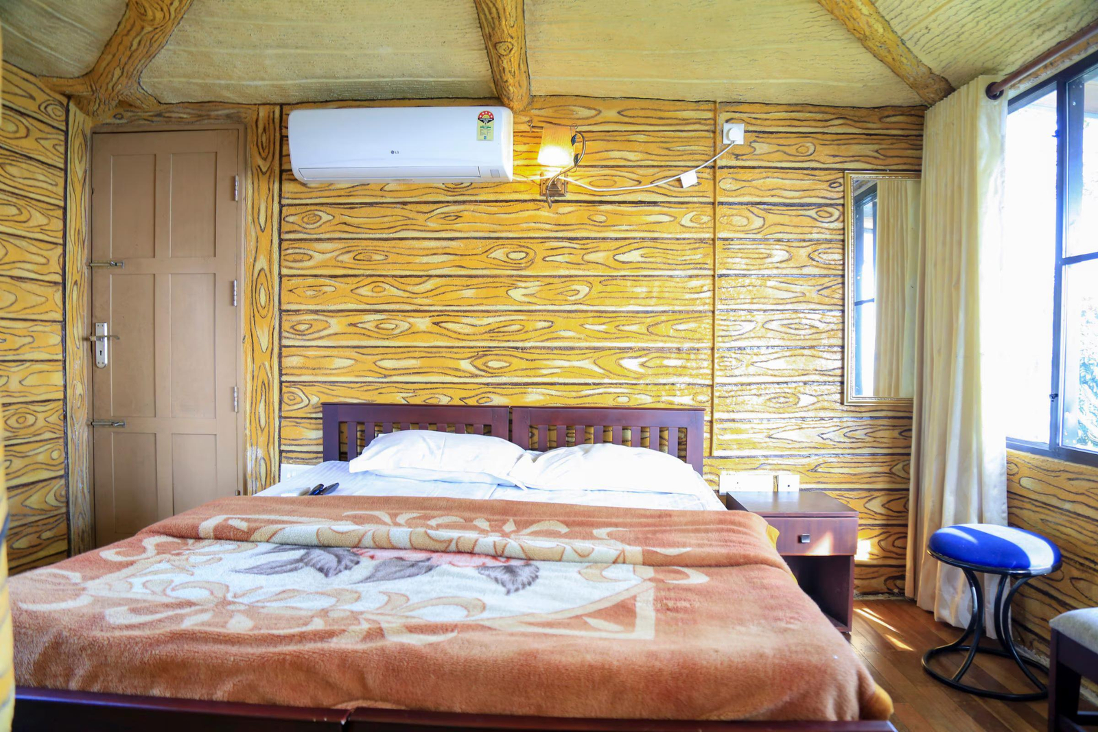 Estate Residency Tree House & Cave Room x Solis Nature Estate Residency Tree House & Cave Room x Solis Nature