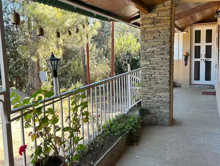 Artist’s Studio Homestay in Mukteshwar x Solis Nature