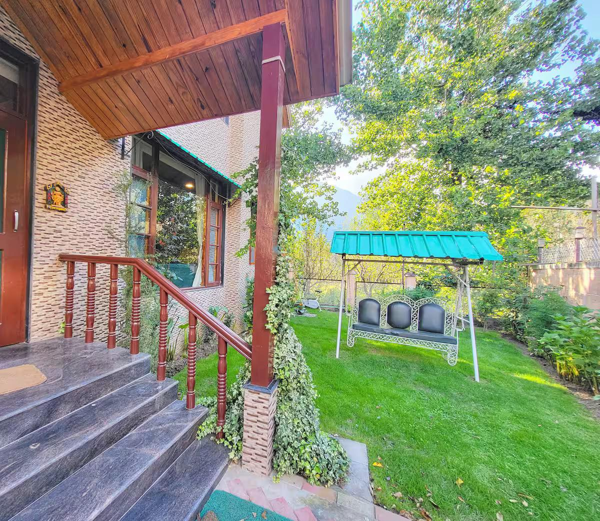 1965's Rustic Chalet Cottage x Solis Nature