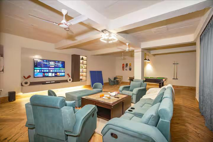 Scarlett Peaks with Theatre & Game Loung x Solis Nature Scarlett Peaks with Theatre & Game Loung x Solis Nature