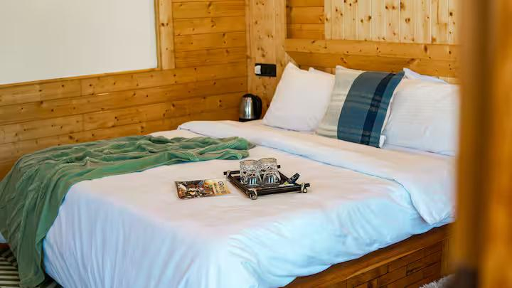 Plush Room with Orchard View x Solis Nature Plush Room with Orchard View x Solis Nature