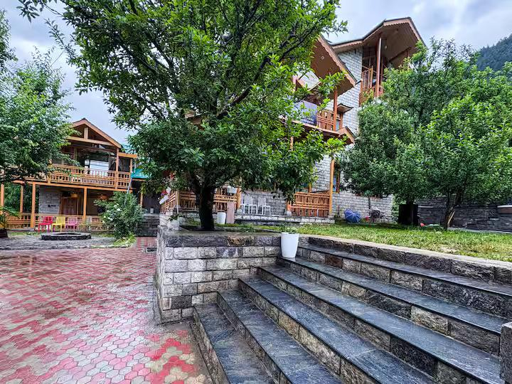 Plush Room with Orchard View x Solis Nature Plush Room with Orchard View x Solis Nature