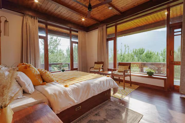 Rare 3-Room Combo in Lush Villa  Share x Solis Nature Rare 3-Room Combo in Lush Villa  Share x Solis Nature