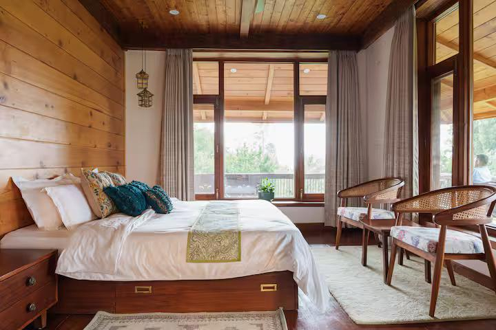 Plush 3-Bedroom Combo in Aesthetic Villa x Solis Nature Plush 3-Bedroom Combo in Aesthetic Villa x Solis Nature