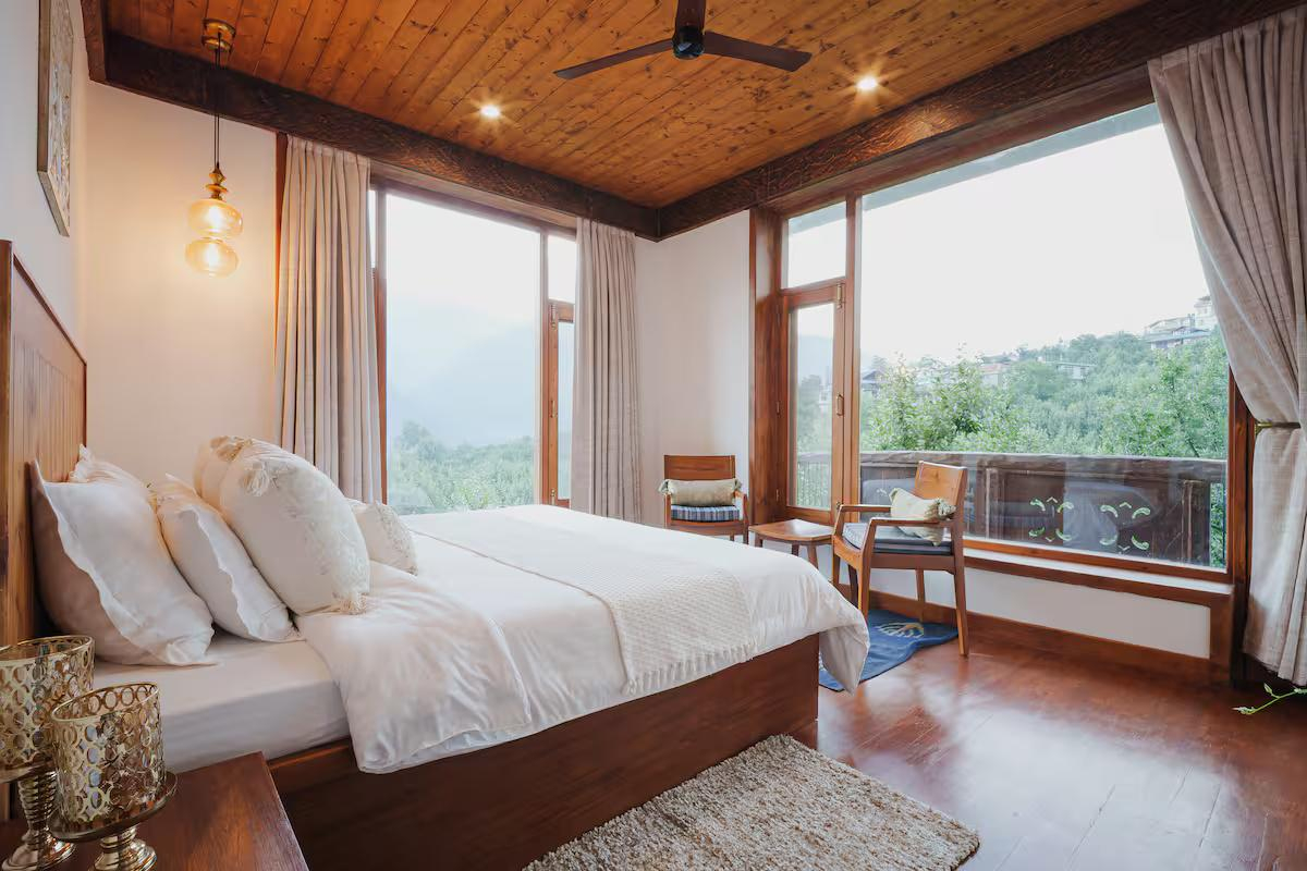 Plush 3-Bedroom Combo in Aesthetic Villa x Solis Nature Plush 3-Bedroom Combo in Aesthetic Villa x Solis Nature
