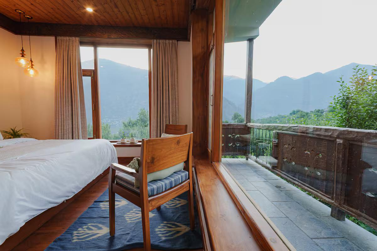 Plush 3-Bedroom Combo in Aesthetic Villa x Solis Nature Plush 3-Bedroom Combo in Aesthetic Villa x Solis Nature