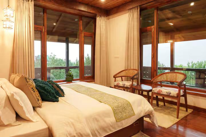 Aesthetic Room with Wrap Around Balcony x Solis Nature Aesthetic Room with Wrap Around Balcony x Solis Nature