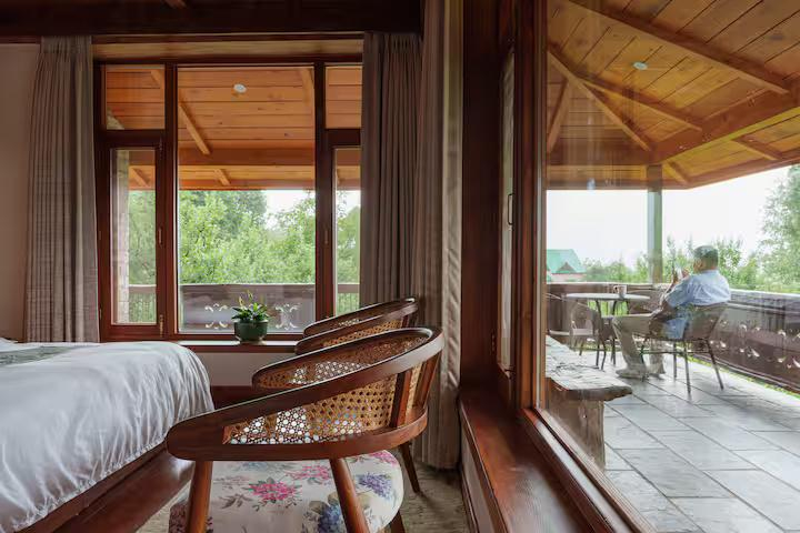 Aesthetic Room with Wrap Around Balcony x Solis Nature Aesthetic Room with Wrap Around Balcony x Solis Nature