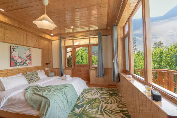 The Luxe Estate - 5 Rooms in a Villa x Solis Nature The Luxe Estate - 5 Rooms in a Villa x Solis Nature