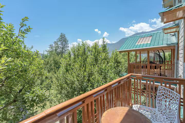 The Luxe Estate - 5 Rooms in a Villa x Solis Nature The Luxe Estate - 5 Rooms in a Villa x Solis Nature
