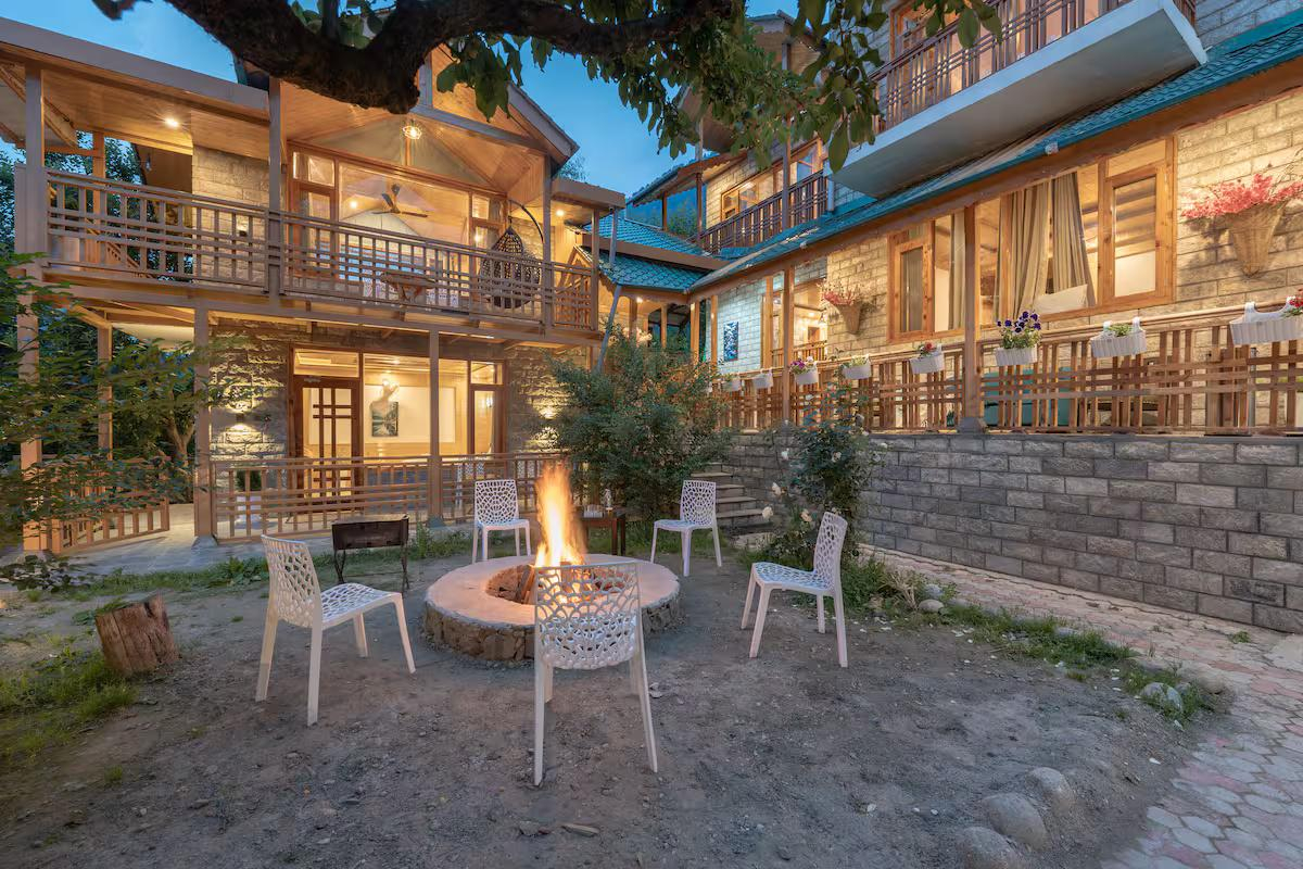 Rare Find : 3-Room with Living Area x Solis Nature Rare Find : 3-Room with Living Area x Solis Nature