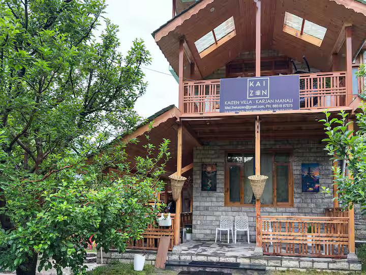 Wooden Attic Room with Balcony x Solis Nature Wooden Attic Room with Balcony x Solis Nature