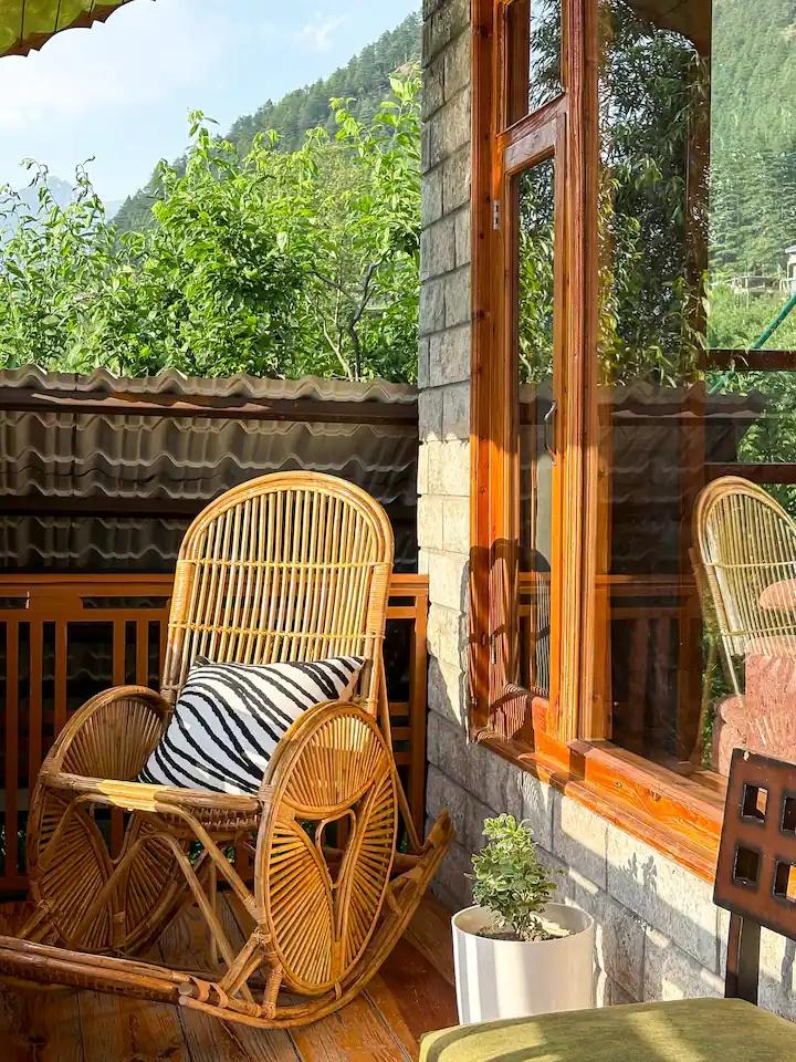 Signature Room with Panoramic Window x Solis Nature Signature Room with Panoramic Window x Solis Nature