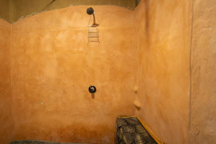 Luxurious mud room in an Art residency i x Solis Nature