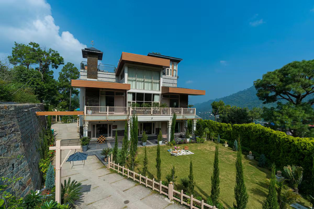 Luxe Villa with Pool & more near Kasauli x Solis Nature