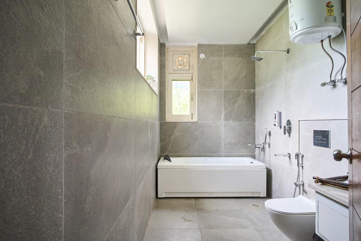 Master-Bedroom with bathtub & balcony x Solis Nature Master-Bedroom with bathtub & balcony x Solis Nature