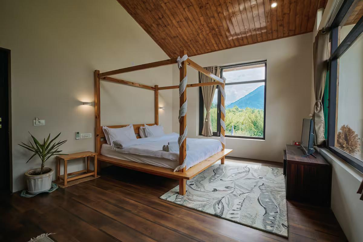 2 Luxurious Room with Balcony and Bathtu x Solis Nature 2 Luxurious Room with Balcony and Bathtu x Solis Nature
