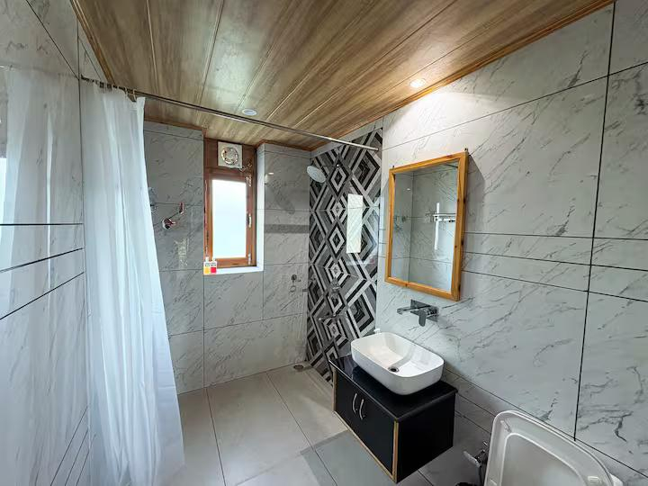 Rustic Stone Room with Balcony x Solis Nature Rustic Stone Room with Balcony x Solis Nature