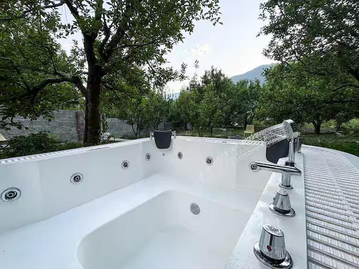 Panoramic Applefield View Room with Wind x Solis Nature Panoramic Applefield View Room with Wind x Solis Nature
