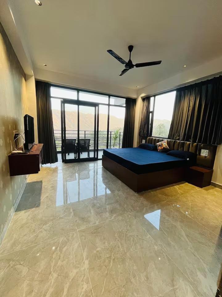 Nirvaan Cove: Scenic 2bhk Valley View x Solis Nature