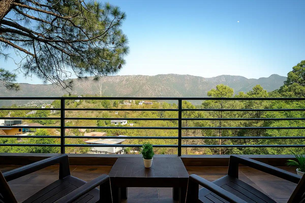 Nirvaan Cove: Scenic 2bhk Valley View x Solis Nature