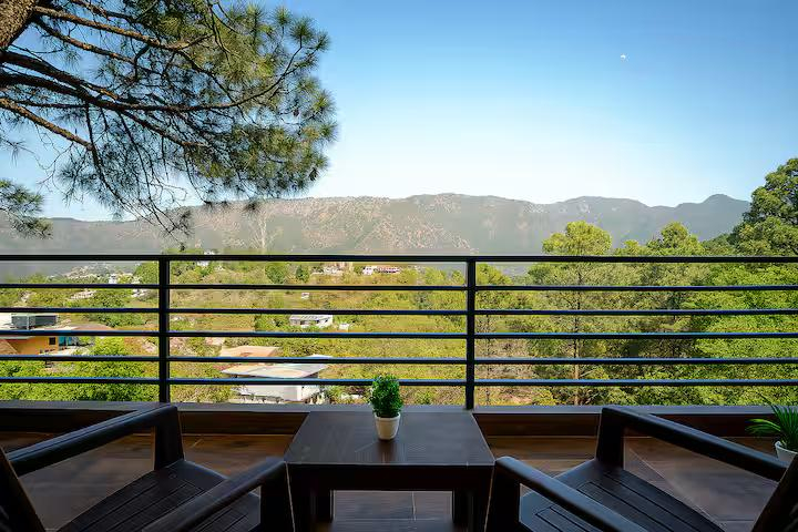 Tatva Nest: Scenic 2bhk x Solis Nature