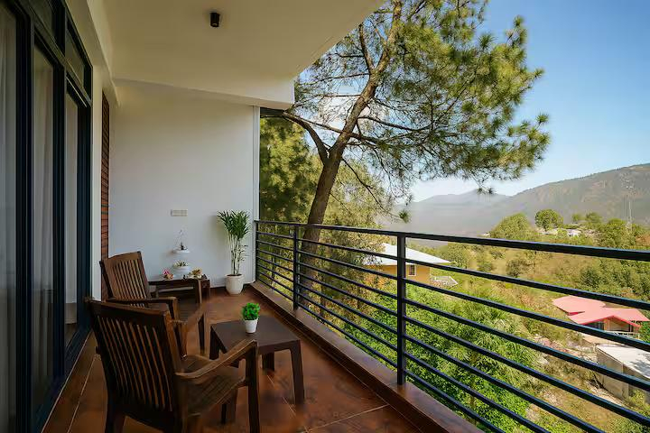 Tatva Nest: Scenic 2bhk x Solis Nature