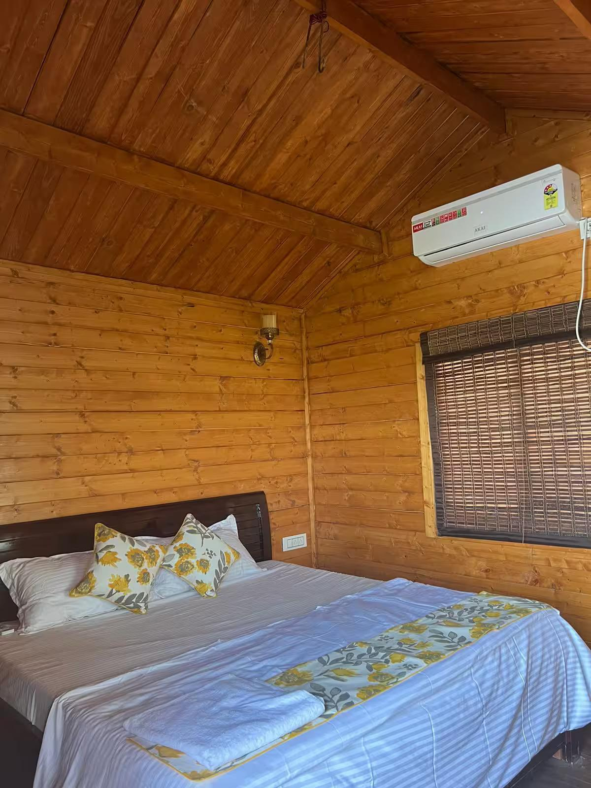 Wooden Cottage - 2 Bedroom x Solis Nature