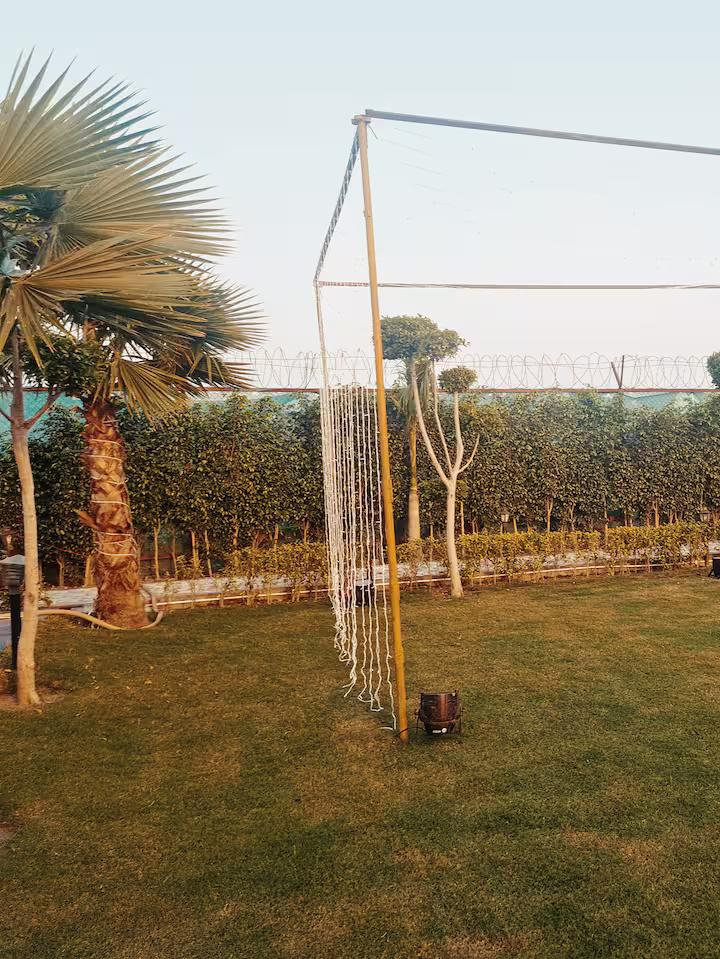 Farmhouse with pool in Noida x Solis Nature