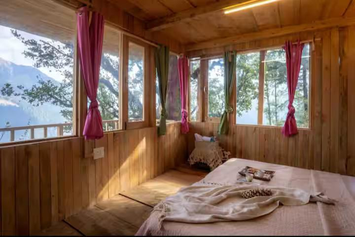 Rustic Treehouse Tandi x Solis Nature Rustic Treehouse Tandi x Solis Nature