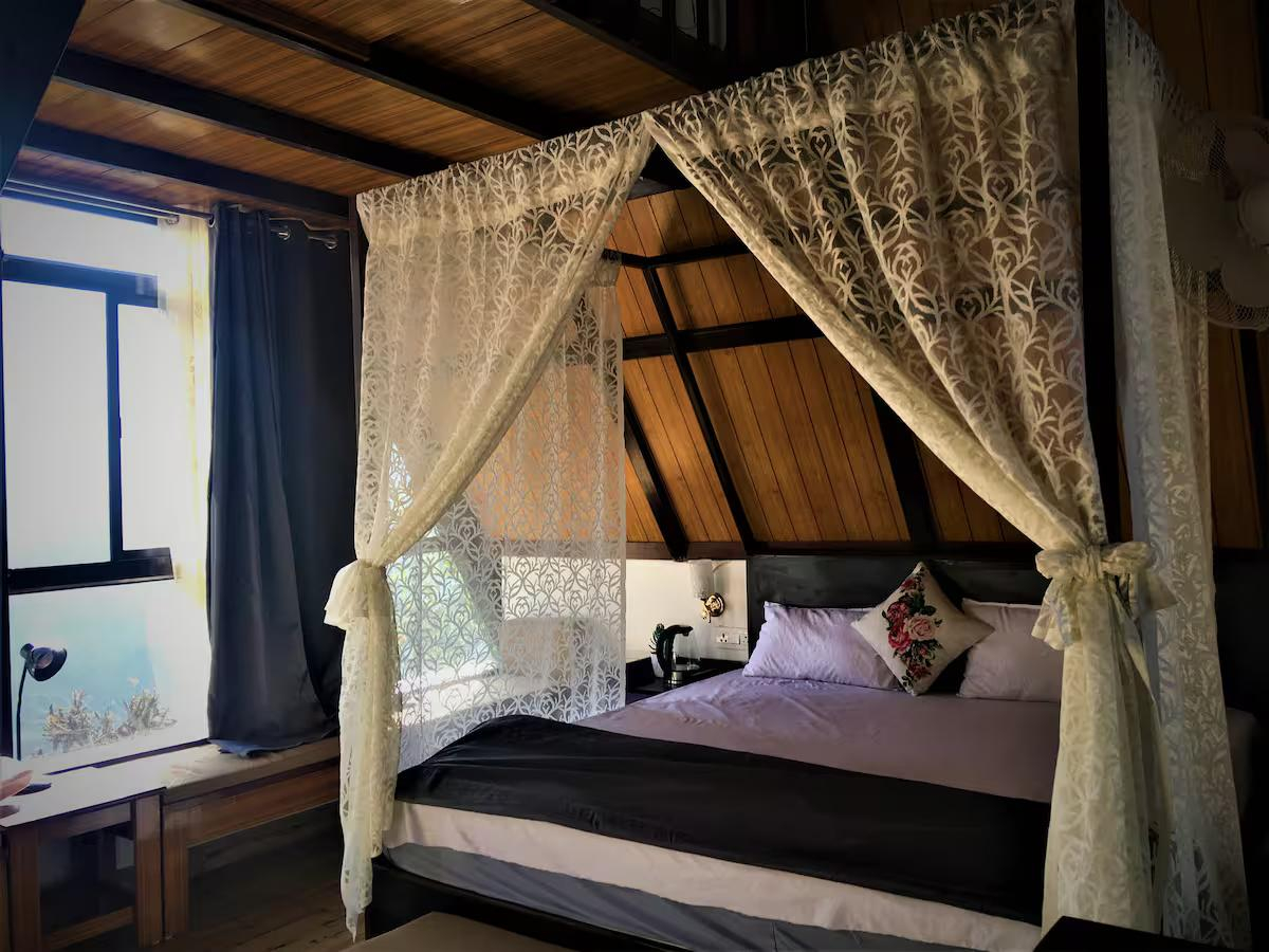 A frame cottage at Naukuchiatal x Solis Nature