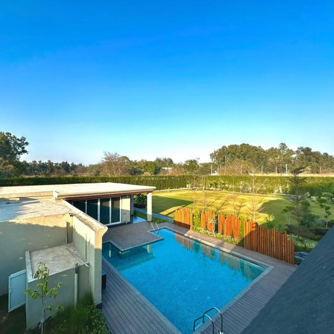 luxury farmhouse in Deramandi x Solis Nature
