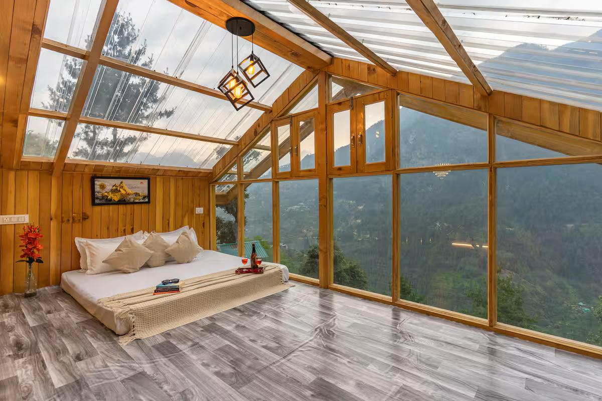 Evergreen Escape with Hot Tub x Solis Nature