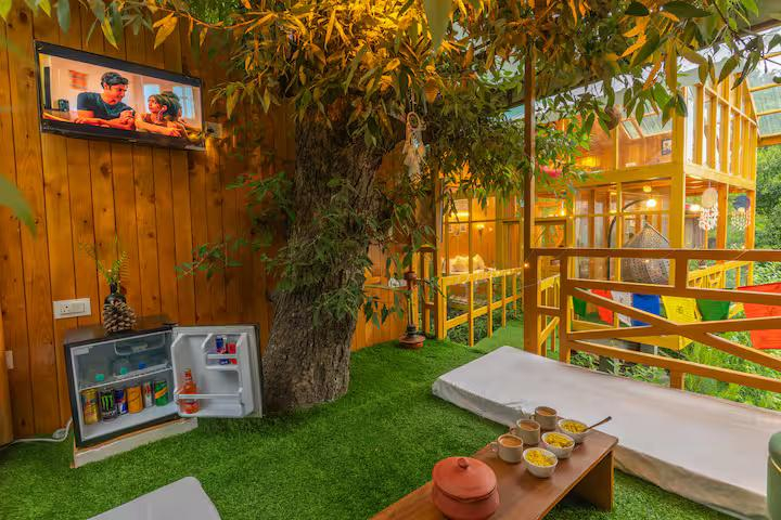 Evergreen Escape with Hot Tub x Solis Nature