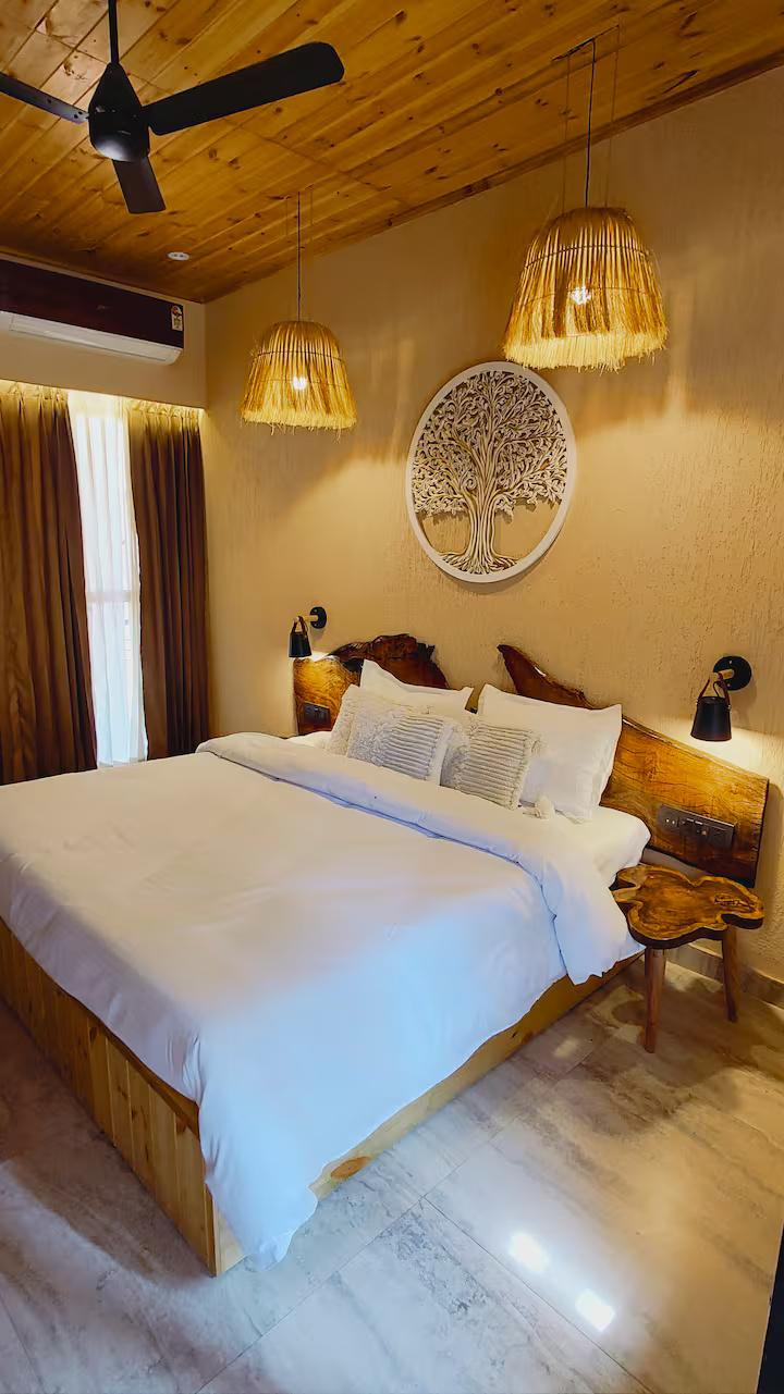The Brookstone Retreat x Solis Nature The Brookstone Retreat x Solis Nature