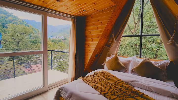 The Brookstone Retreat x Solis Nature The Brookstone Retreat x Solis Nature