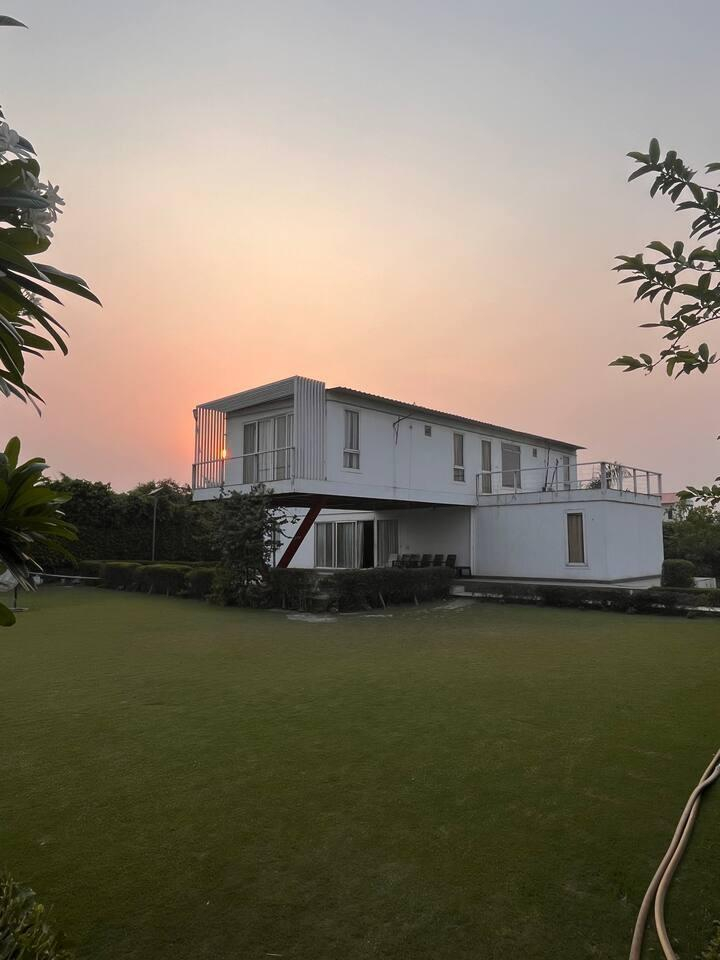Tara Riverside Farm! Poolside Getaway in x Solis Nature