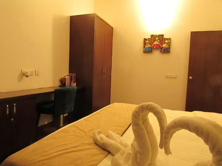 Luxury Villa Stay in Sukher x Solis Nature