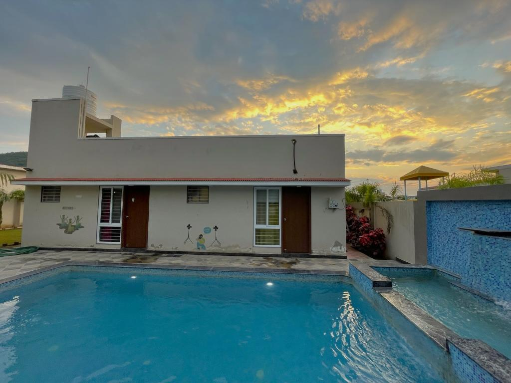 2BHK Private Villa with Pool x Solis Nature