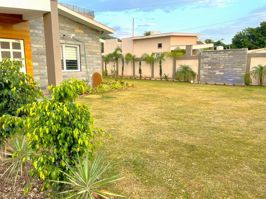 2BHK Private Villa with Pool x Solis Nature