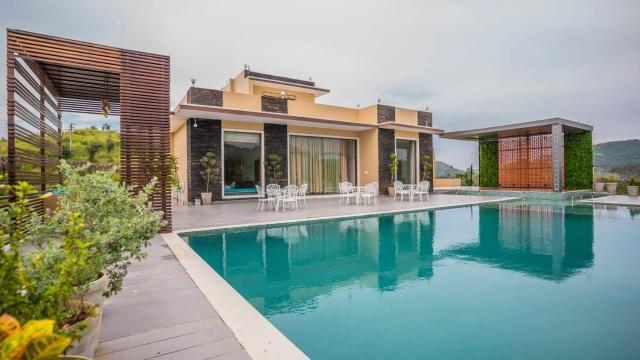 4BHK Luxuries Villa With Pool x Solis Nature