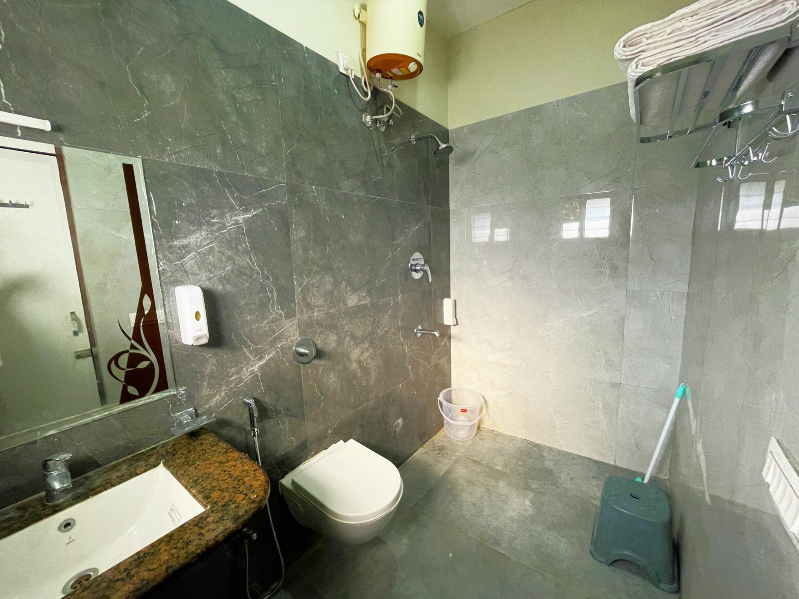 2BHK Farmstay with Hill Views, Udaipur x Solis Nature